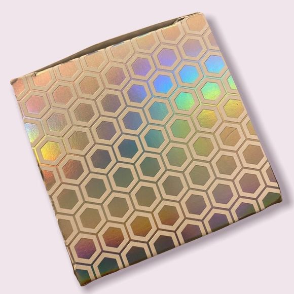 🆕 Refreshments: It’s A Vibe Candle : Berry Bouquet - Picture 7 of 9